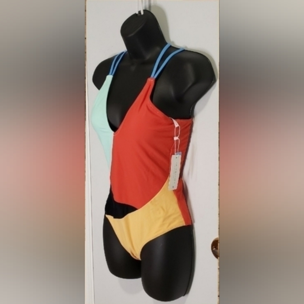 Cupshe onepiece - Picture 5 of 7